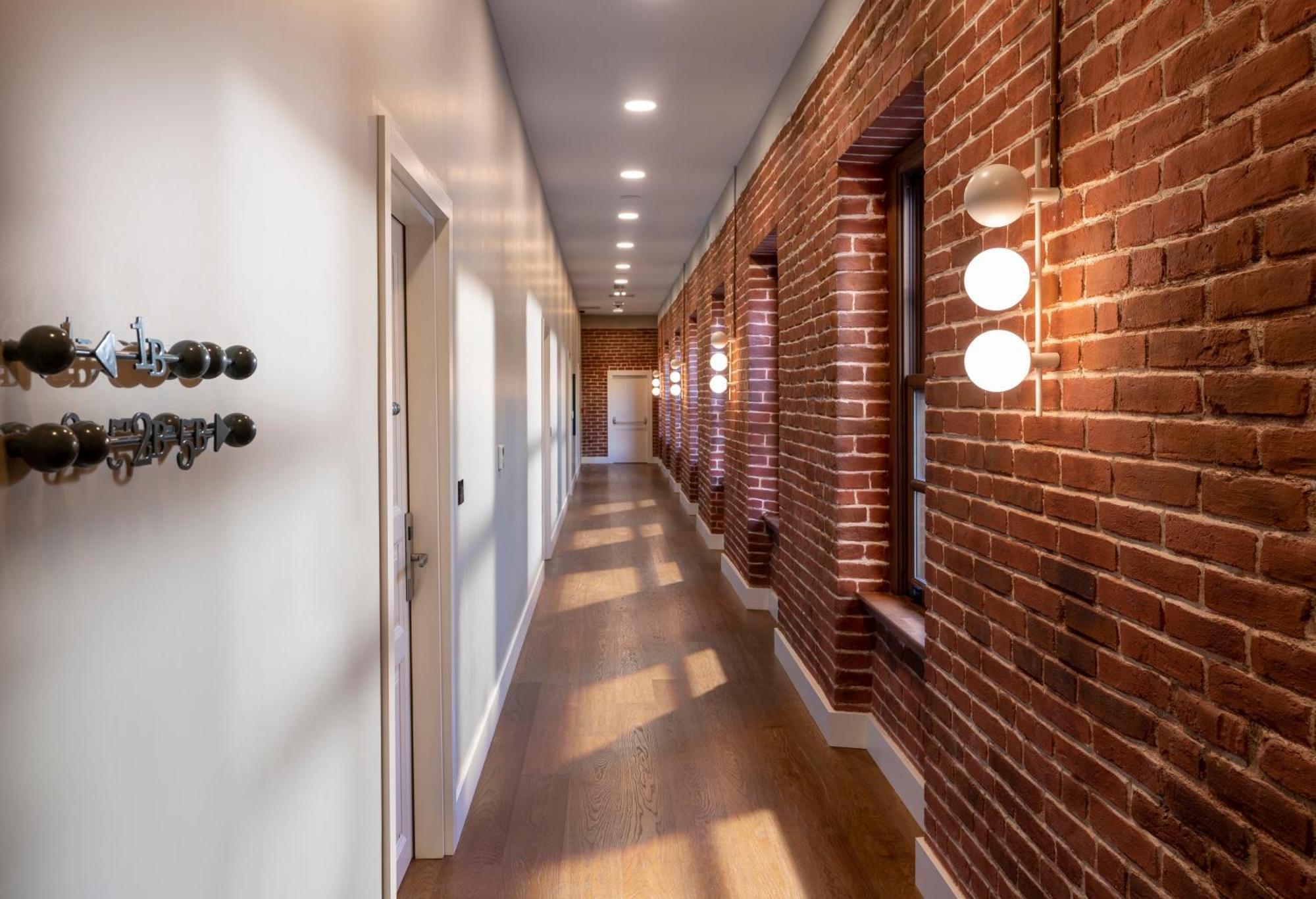 Ecole St. Pierre Hotel — Photos 3